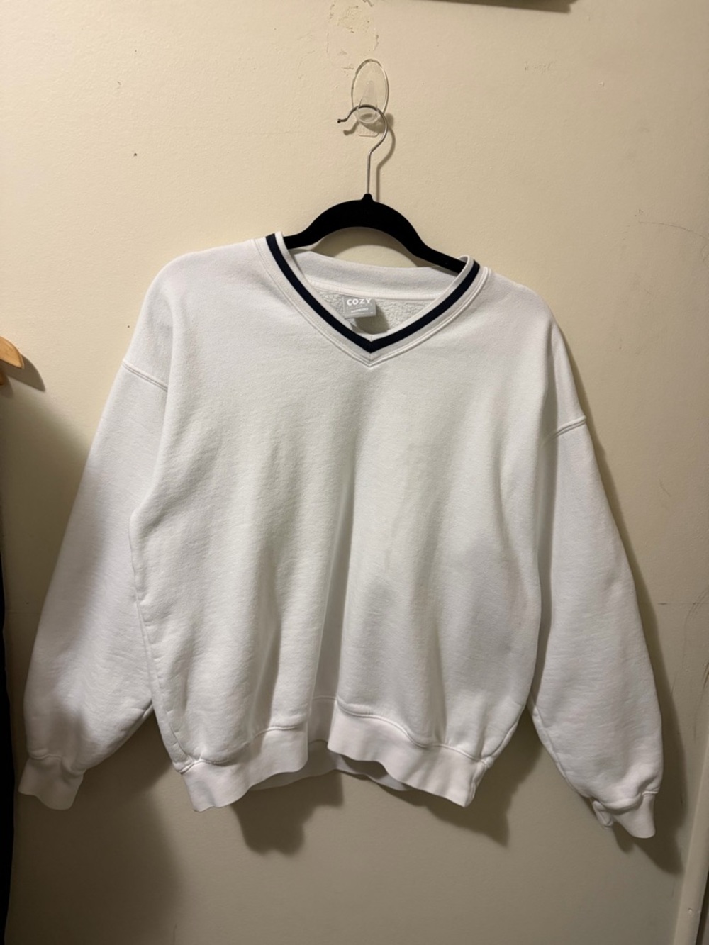Aritzia TNA Cozy Fleece Boyfriend V-Neck Sweatshirt